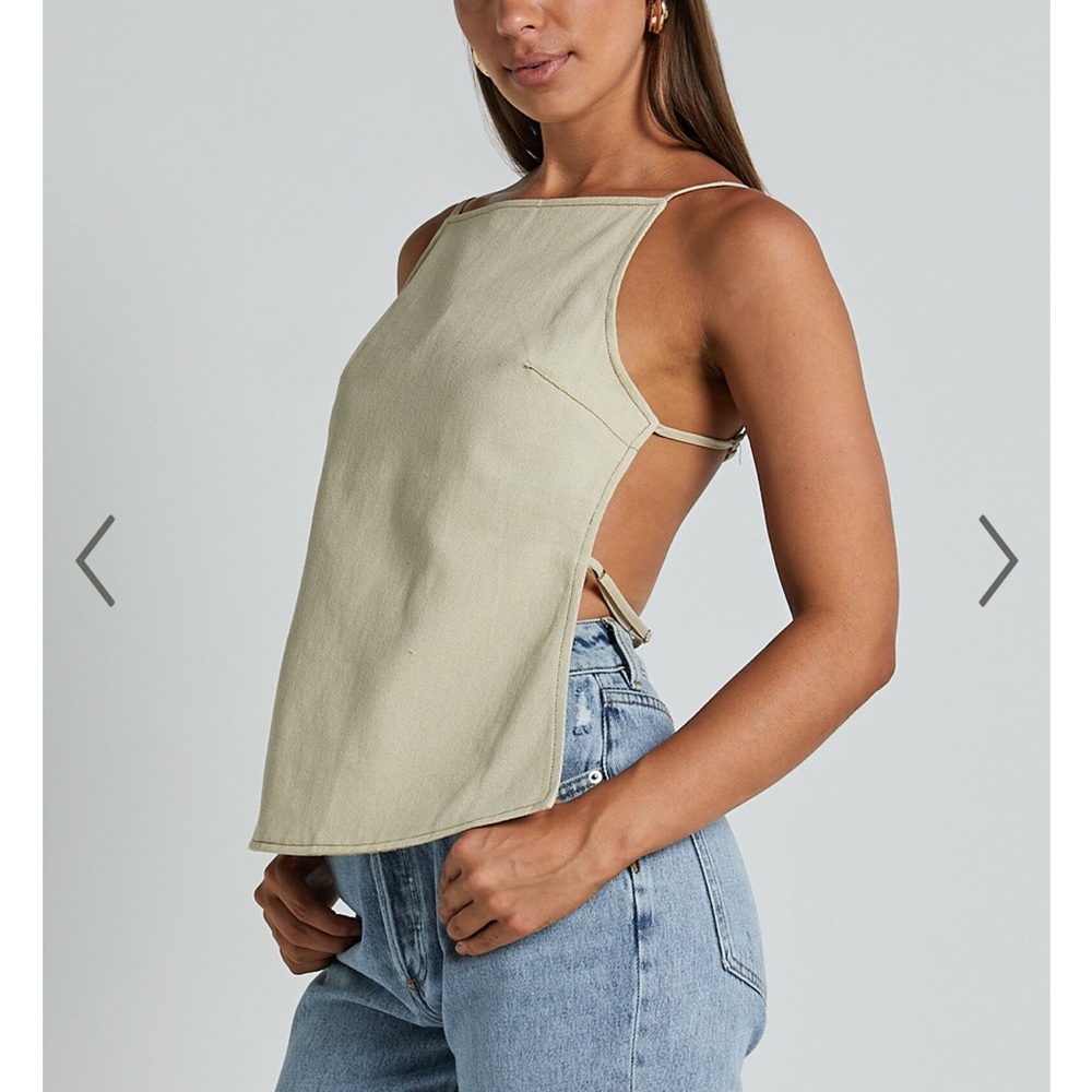 Backless top